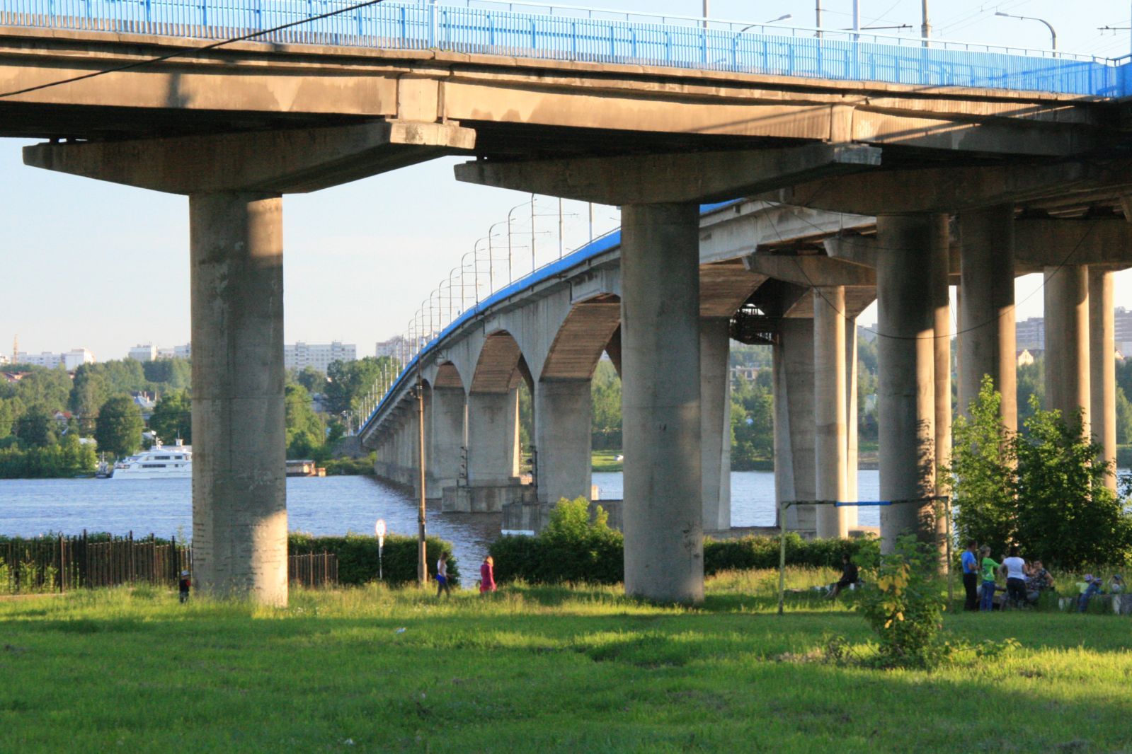 Мост через Волгу в Казани